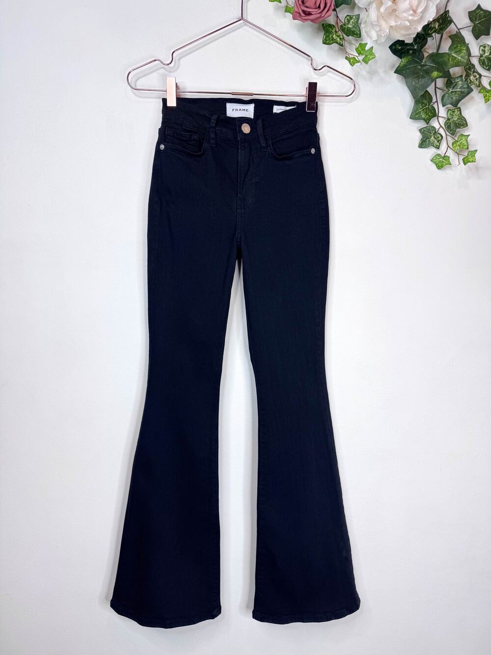 Frame Denim Le Pixie High Flare Jeans in Film Noir